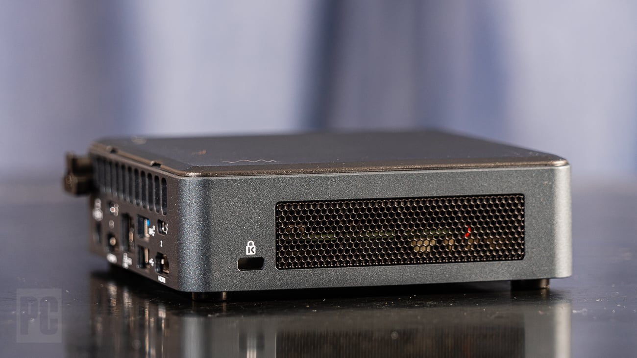 Intel Nuc mini-desktop, NUC11TNK (Intel Core I5-1135G7, 8GB RAM, 250 GB HDD)